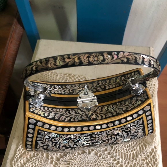 Vintage Mother-of-Pearl Inlay Black Lacquer Wood Handbag Price FIRM - Picture 4 of 13